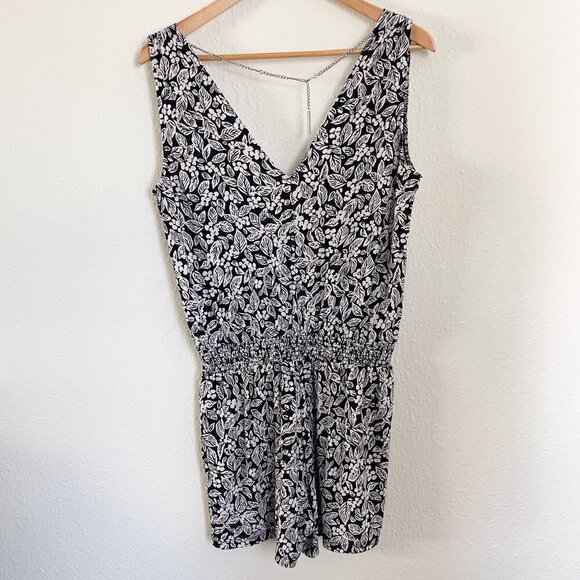 Michael Kors high rise smocked waist shorts romper black white floral size S - Picture 7 of 9